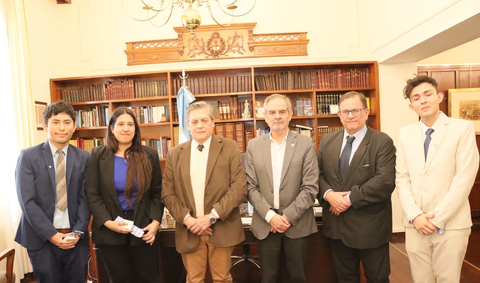 Alumnos de la UNT compiten en Rusia